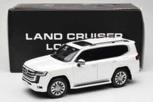 Toyota Land Cruiser J300 ZX Weiss LCD 1:18 LCD18013-ZX-WH Metall – Bild 8 von 8