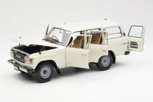Toyota Land Cruiser J60 Weiss Kyosho 1:18 08956W Metall – Bild 2 von 8