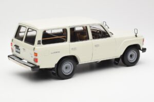 Toyota Land Cruiser J60 Weiss Kyosho 1:18 08956W Metall – Bild 3 von 8