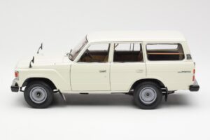 Toyota Land Cruiser J60 Weiss Kyosho 1:18 08956W Metall – Bild 4 von 8