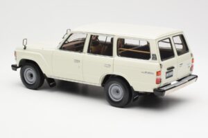 Toyota Land Cruiser J60 Weiss Kyosho 1:18 08956W Metall – Bild 7 von 8