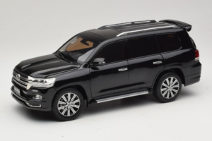 Toyota Land Cruiser LC200 Schwarz Kengfai 1:18 KF024-13 Metall