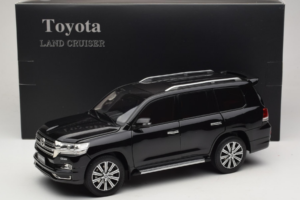 Toyota Land Cruiser LC200 Schwarz Kengfai 1:18 KF024-13 Metall – Bild 8 von 8