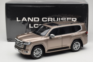 Toyota Land Cruiser LC300 ZX Gold LCD 1:18 LCD18013-ZX-GO Metall – Bild 8 von 8