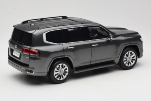 Toyota Land Cruiser LC300 ZX Grau LCD 1:18 LCD18013-ZX-GR Metall – Bild 3 von 8