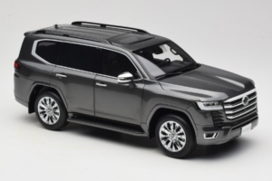 Toyota Land Cruiser LC300 ZX Grau LCD 1:18 LCD18013-ZX-GR Metall – Bild 6 von 8