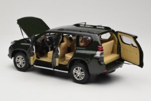 Toyota Land Cruiser Prado J150 Grün Paudi Model 1:18 623132-GR Metall – Bild 5 von 8