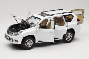 Toyota Land Cruiser Prado J150 Weiss Paudi Model 1:18 623132-WH Metall – Bild 2 von 8