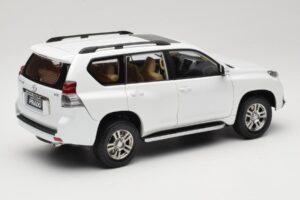 Toyota Land Cruiser Prado J150 Weiss Paudi Model 1:18 623132-WH Metall – Bild 3 von 8