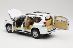 Toyota Land Cruiser Prado J150 Weiss Paudi Model 1:18 623132-WH Metall – Bild 5 von 8
