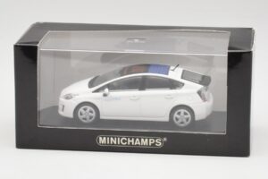 Toyota Prius XW30 Super Weiss Minichamps 1:43 PRIUS001 Metall – Bild 4 von 4
