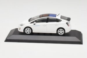 Toyota Prius XW30 Super Weiss Minichamps 1:43 PRIUS001 Metall