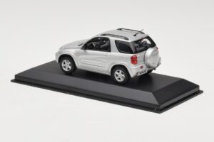 Toyota RAV4 XA20 Silber Helles Interieur Minichamps 1:43 31434205 Metall – Bild 3 von 4