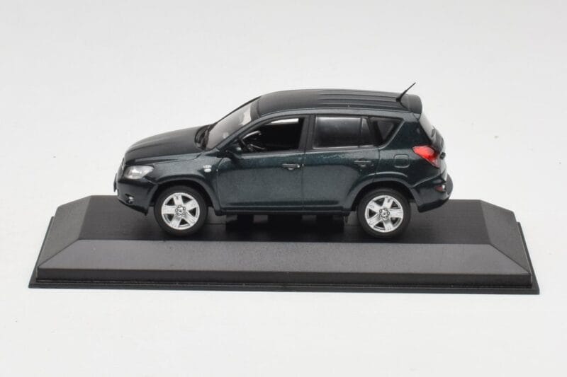 Toyota RAV4 XA20 Grün Minichamps 1:43 Toyota RAV4 XA20 Grün Minichamps 1:43 TOYOTA008 Metall