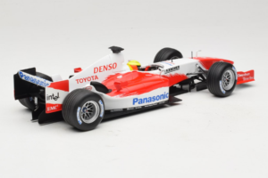 Toyota TF105 #17 R. Schumacher Panasonic Toyota Racing Showcar 2005 Minichamps 1:18 100050087 Metall – Bild 2 von 7