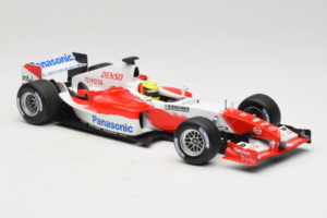 Toyota TF105 #17 R. Schumacher Panasonic Toyota Racing Showcar 2005 Minichamps 1:18 100050087 Metall – Bild 4 von 7