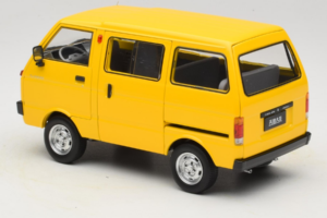 Toyota TJ110 Tianjin Huali Gelb OEM 1:18 TOYOTA014 Metall – Bild 7 von 8