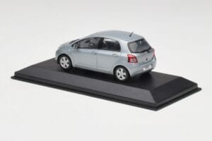 Toyota Yaris Mk2 Glacier Blau Minichamps 1:43 TOYOTA001 Metall – Bild 3 von 4