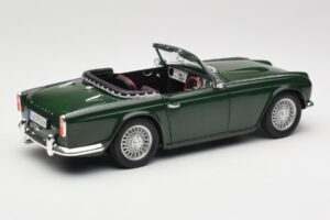 Triumph TR4 British Racing Green Revell 1:18 08827-T1 Metall – Bild 3 von 8