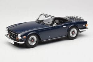 Triumph TR6 PI Dunkelblau Minichamps 1:18 155132032 Metall