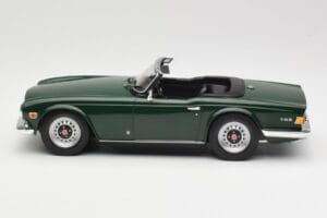 Triumph TR6 PI Dunkelgrün Minichamps 1:18 155132030 Metall – Bild 3 von 6