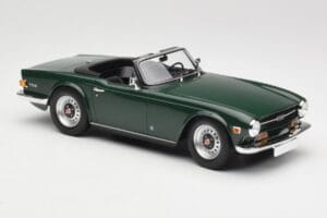 Triumph TR6 PI Dunkelgrün Minichamps 1:18 155132030 Metall – Bild 4 von 6