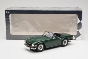 Triumph TR6 PI Dunkelgrün Minichamps 1:18 155132030 Metall – Bild 6 von 6