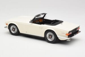 Triumph TR6 PI Weiss Minichamps 1:18 155132035 Metall – Bild 5 von 6