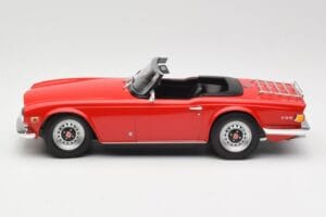 Triumph TR6 PI Rot Minichamps 1:18 155132031 Metall – Bild 3 von 6