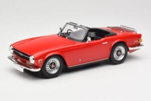 Triumph TR6 PI Rot Minichamps 1:18 155132031 Metall