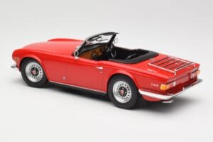 Triumph TR6 PI Rot Minichamps 1:18 155132031 Metall – Bild 5 von 6