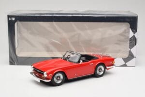 Triumph TR6 PI Rot Minichamps 1:18 155132031 Metall – Bild 6 von 6