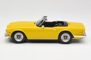 Triumph TR6 RHD Gelb Minichamps 1:18 155132034 Metall – Bild 3 von 6