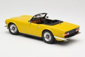 Triumph TR6 RHD Gelb Minichamps 1:18 155132034 Metall – Bild 5 von 6