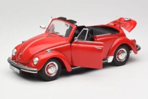 Volkswagen 1302 LS Cabriolet Rot Revell 1:18 08470 Metall – Bild 2 von 8