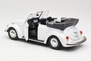 Volkswagen 1302 LS Cabriolet Weiss Revell 1:18 8415 Metall – Bild 5 von 8