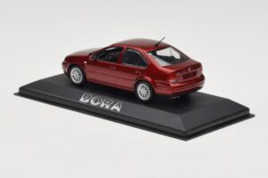 Volkswagen Bora Mk4 Red Metallic Minichamps 1:43 VW003 Metall – Bild 3 von 4