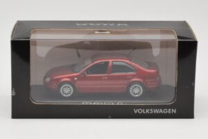 Volkswagen Bora Mk4 Red Metallic Minichamps 1:43 VW003 Metall – Bild 4 von 4