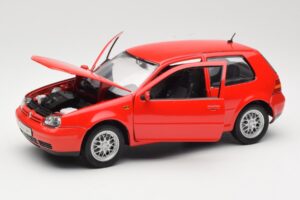 Volkswagen Golf Mk4 GTI Rot Revell 1:18 08943 Metall – Bild 2 von 8