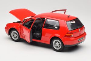 Volkswagen Golf Mk4 GTI Rot Revell 1:18 08943 Metall – Bild 5 von 8