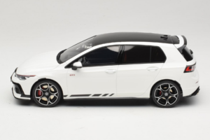 Volkswagen Golf Mk8 GTI Clubsport Pure White Otto 1:18 OT1221 Resin – Bild 3 von 6