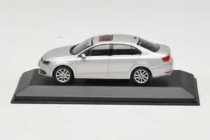 Volkswagen Jetta Mk6 Silber Minichamps 1:43 JETTA002 Metall