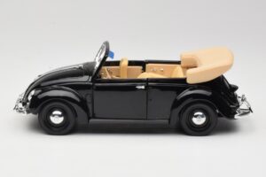 Volkswagen Käfer Cabriolet Schwarz Maisto 1:18 37800-M6 Metall – Bild 4 von 8