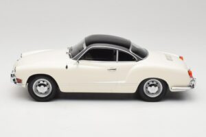 Volkswagen Karmann Ghia Creme Schwarz Minichamps 1:18 155054021 Metall – Bild 3 von 6