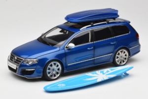 Volkswagen Passat B6 R36 Variant Blau NZG 1:18 KF044 Metall