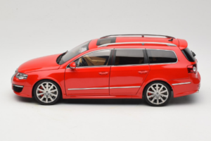 Volkswagen Passat B6 R36 Variant Rot NZG 1:18 KF044-5 Metall – Bild 4 von 8