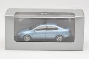 Volkswagen Passat B6 Blue Metallic Minichamps 1:43 PASSAT002 Metall – Bild 4 von 4
