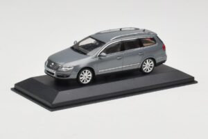 Volkswagen Passat B6 Variant Grey Metallic Minichamps 1:43 PASSAT005 Metall – Bild 2 von 4