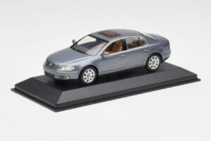 Volkswagen Phaeton 3D Grau Minichamps 1:43 3D0099300GPR7Q Metall – Bild 2 von 4