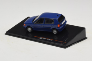 Volkswagen Polo Mk3 Blau IXO 1:43 CLC579N Metall – Bild 3 von 4